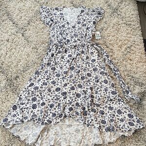 Angels Floral High Low Dress in Navy and‎ White